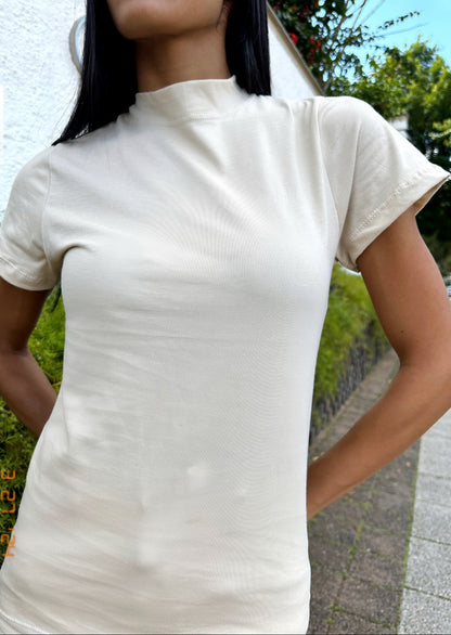 T-shirt Feminina 100% Algodão Gola Alta Tendência Bege