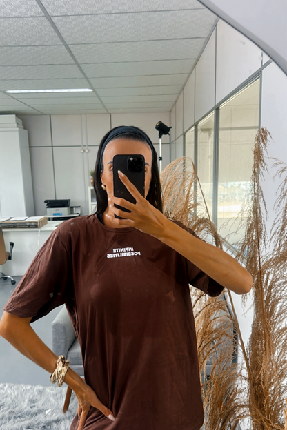 T-shirt Feminina 100% Algodão Infinitas Possibilidades Marrom