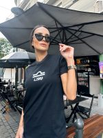 T-shirt feminina signos tendência oversized, barata e de qualidade perfeita para looks estilosos.