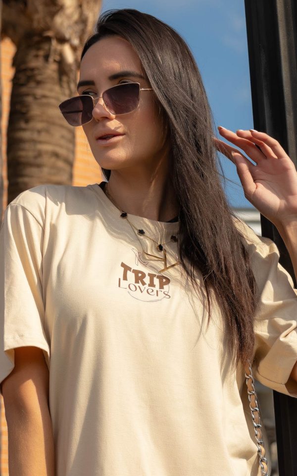 T-shirt Feminina Oversized 100% Algodão Trip Lovers Bege