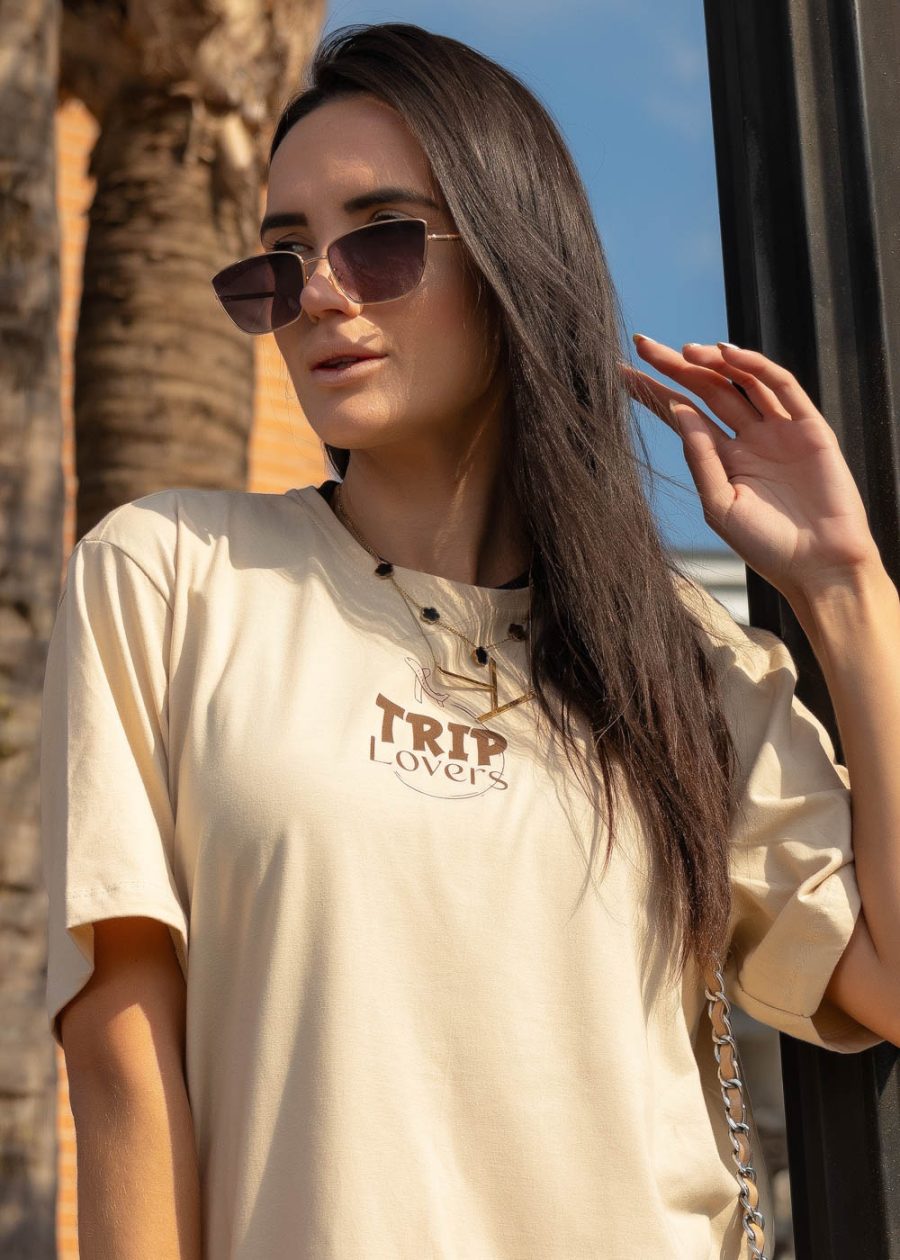 T-shirt Feminina Oversized 100% Algodão Trip Lovers Bege