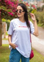 T-shirt Feminina Oversized 100% Algodão Hot and Stressed Branco